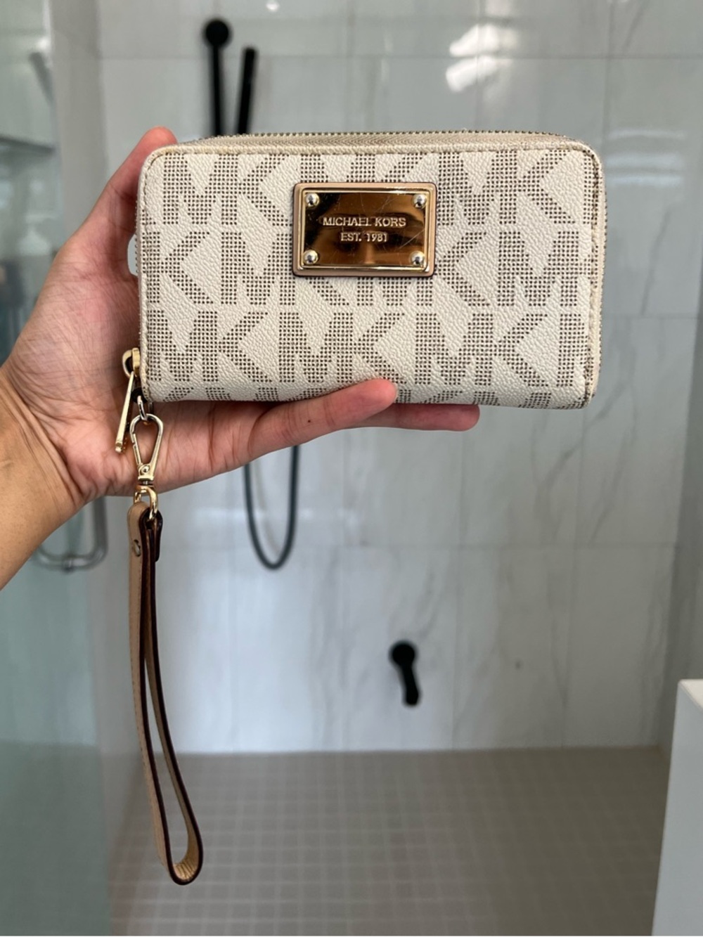 Michael Kors Wristlet Wallet
